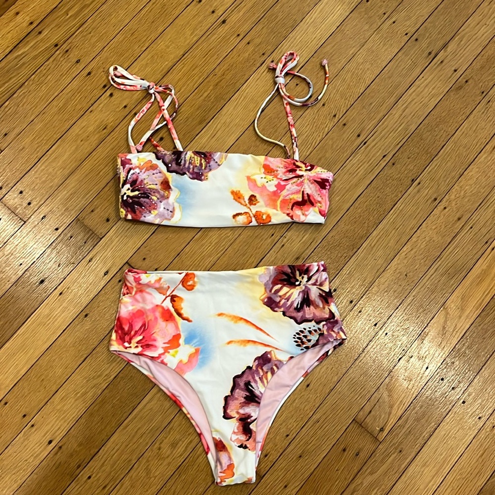 Agua Bendita swim size small
